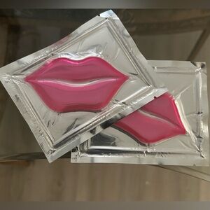 Collagen Moisturizing Lip Mask NWOT 2 for $5